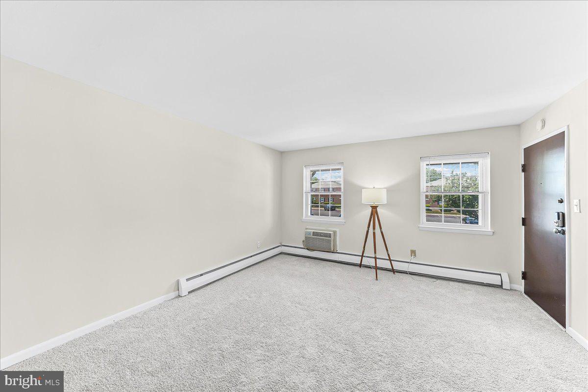 4701 Pennell Road, Unit D8 Aston, PA 19014 - Photo 5 of 25 Living room view