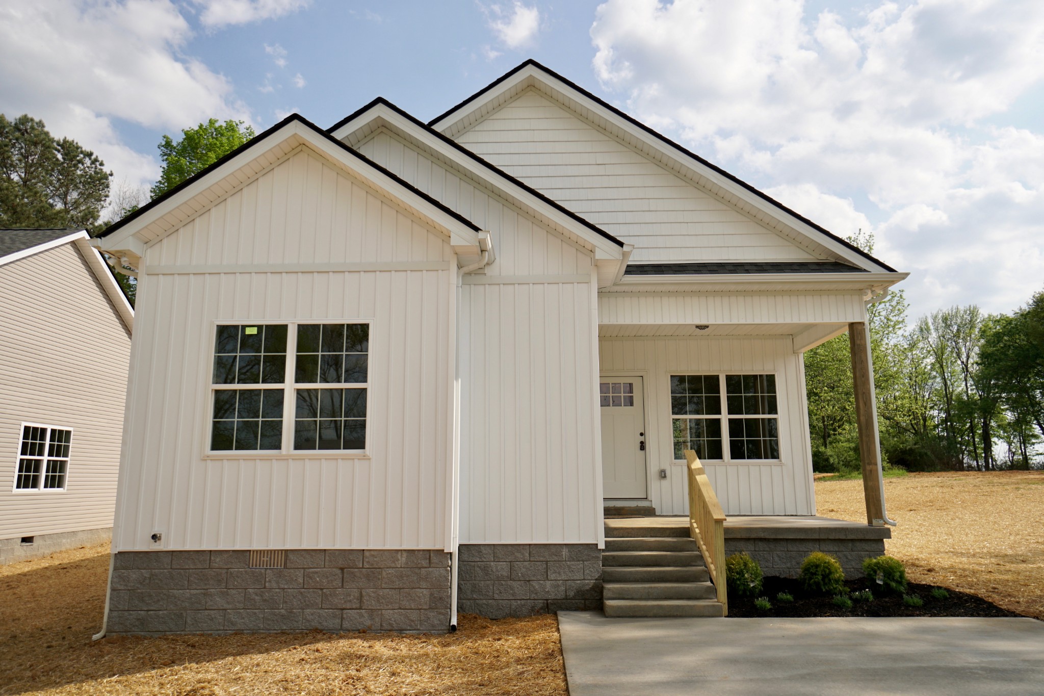 940 19th Avenue West Springfield, TN 37172 - Photo 1 of 11 Gallery Image 1