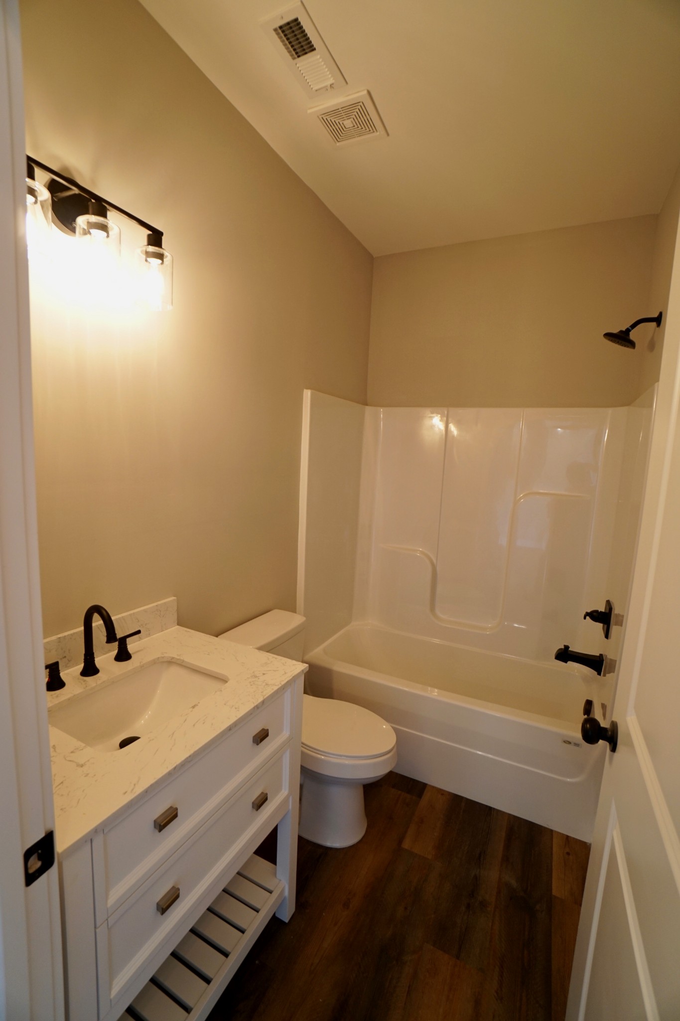 940 19th Avenue West Springfield, TN 37172 - Photo 9 of 11 Gallery Image 9