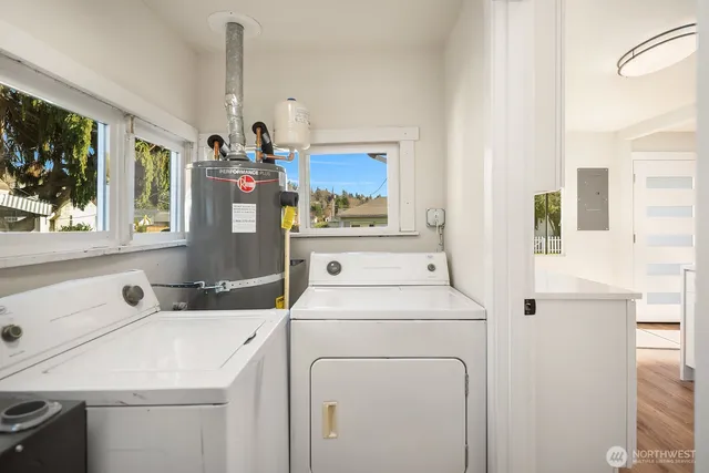 $549,950 | 12215 44th Avenue South, Tukwila, WA 98178