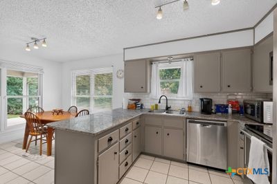 1908 Kenyon Street Killeen, TX 76543 - Photo 10 of 27 Kitchen Granite Counters