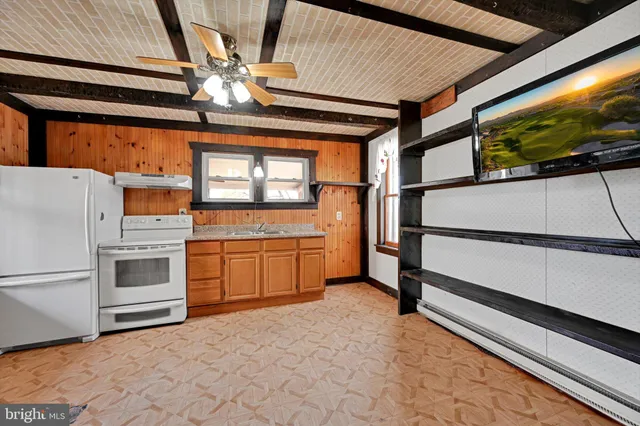 $69,900 | 10 East Grand Avenue, Tower City, PA 17980