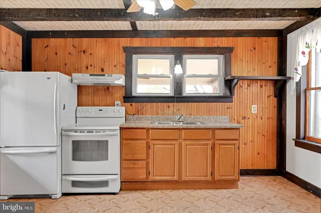 $69,900 | 10 East Grand Avenue, Tower City, PA 17980