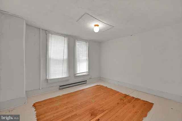 $69,900 | 10 East Grand Avenue, Tower City, PA 17980