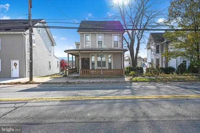 $69,900 | 10 East Grand Avenue, Tower City, PA 17980
