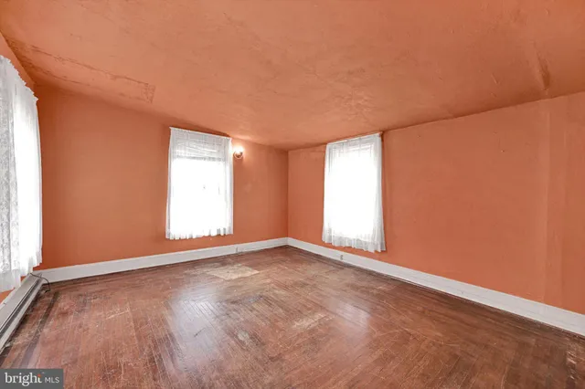 $69,900 | 10 East Grand Avenue, Tower City, PA 17980