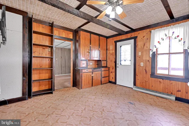 $69,900 | 10 East Grand Avenue, Tower City, PA 17980