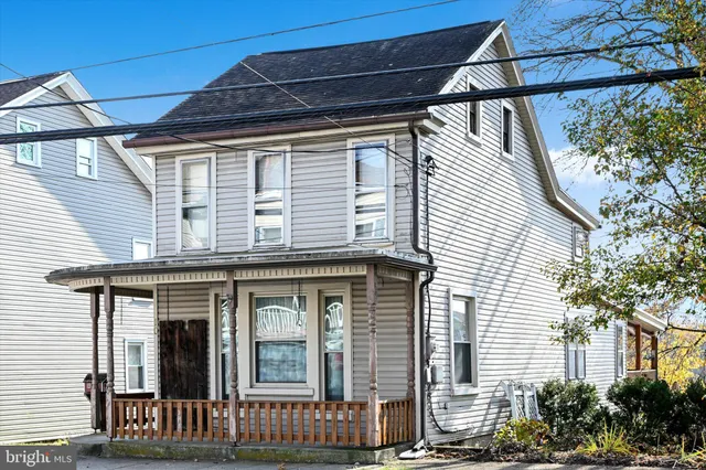 $69,900 | 10 East Grand Avenue, Tower City, PA 17980