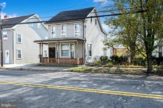 $69,900 | 10 East Grand Avenue, Tower City, PA 17980