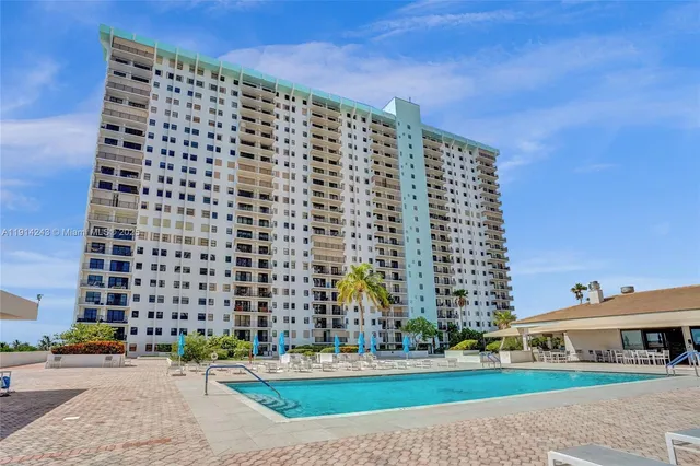 $2,950 | 1201 South Ocean Drive, Unit 218N, Hollywood, FL 33019