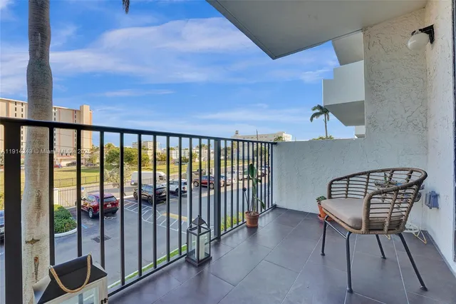 $2,950 | 1201 South Ocean Drive, Unit 218N, Hollywood, FL 33019