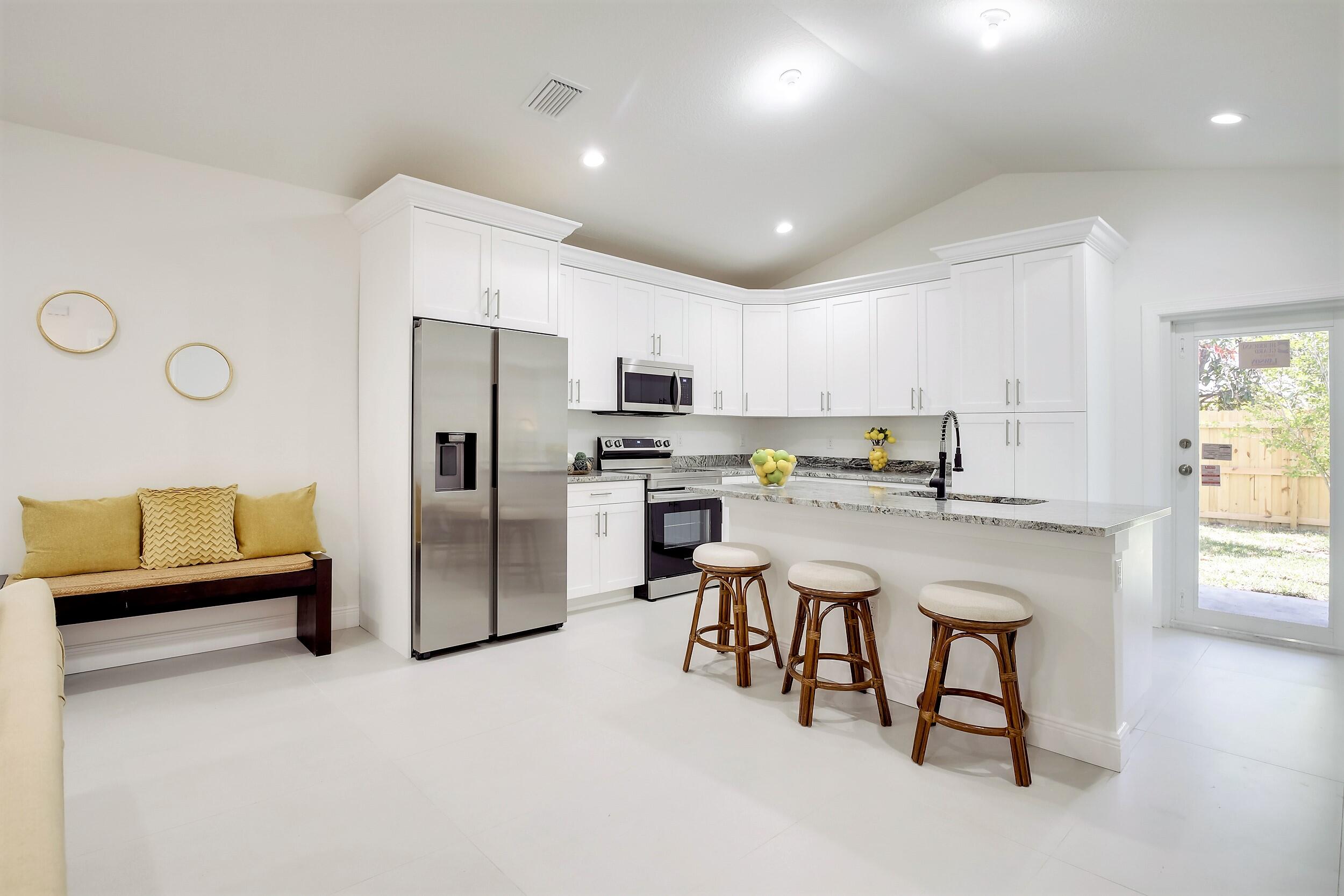 1417 W. 7th St (7)