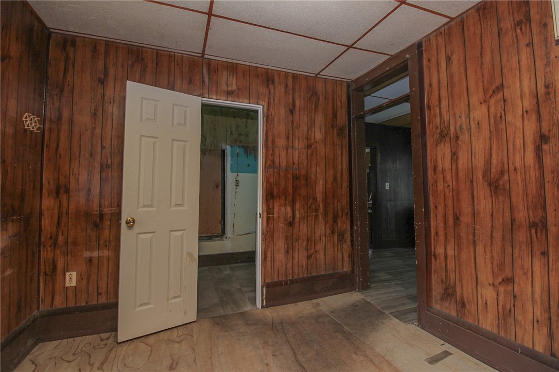 102 4th Street Charleston, IL 61920 - Photo 5 of 15