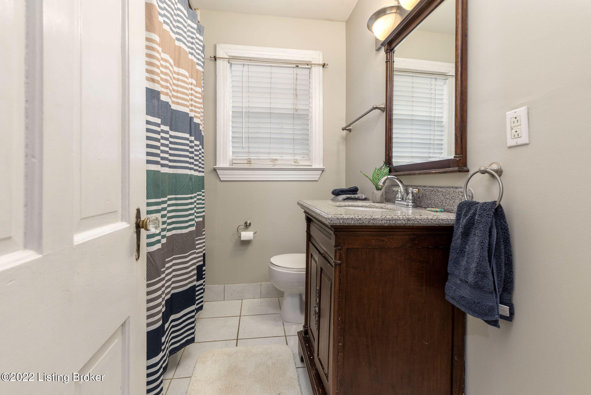 4105 Springhill Road Louisville, KY 40207 - Photo 15 of 38 Springhill020