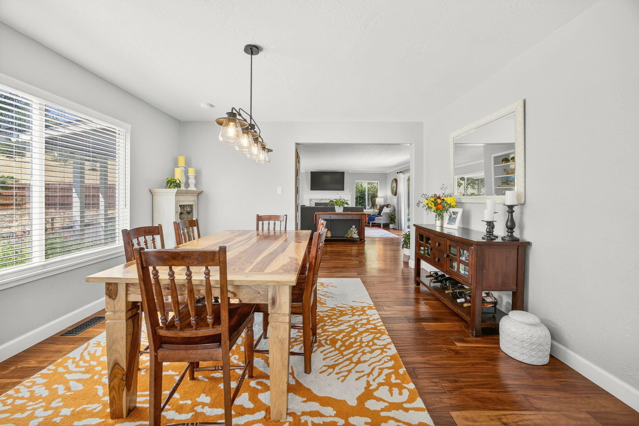 2976 Old Stage Road Central Point, OR 97502 - Photo 11 of 66 Large Dining Room