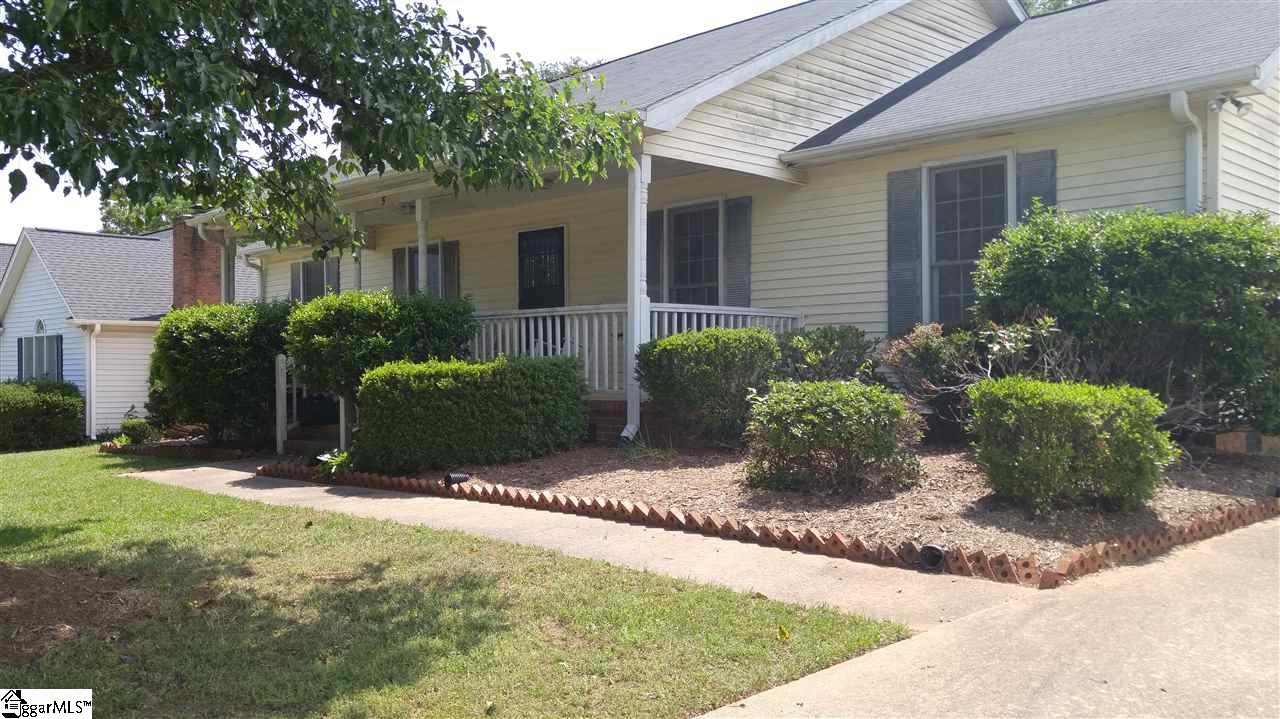 5 Fairview Place Greer, SC 29651 - Photo 3 of 25