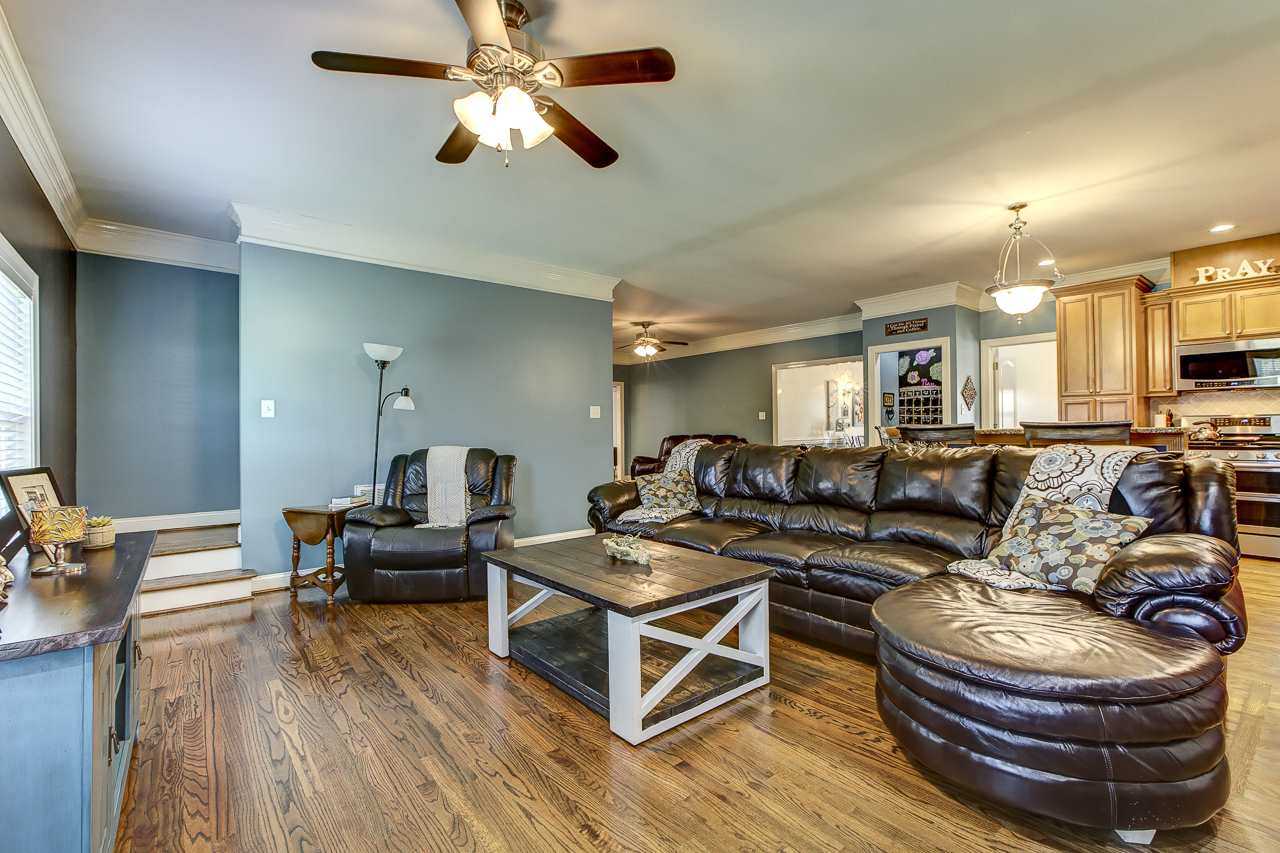 1144 B H Parrish Road Benson, NC 27504 - Photo 13 of 25 Family Room