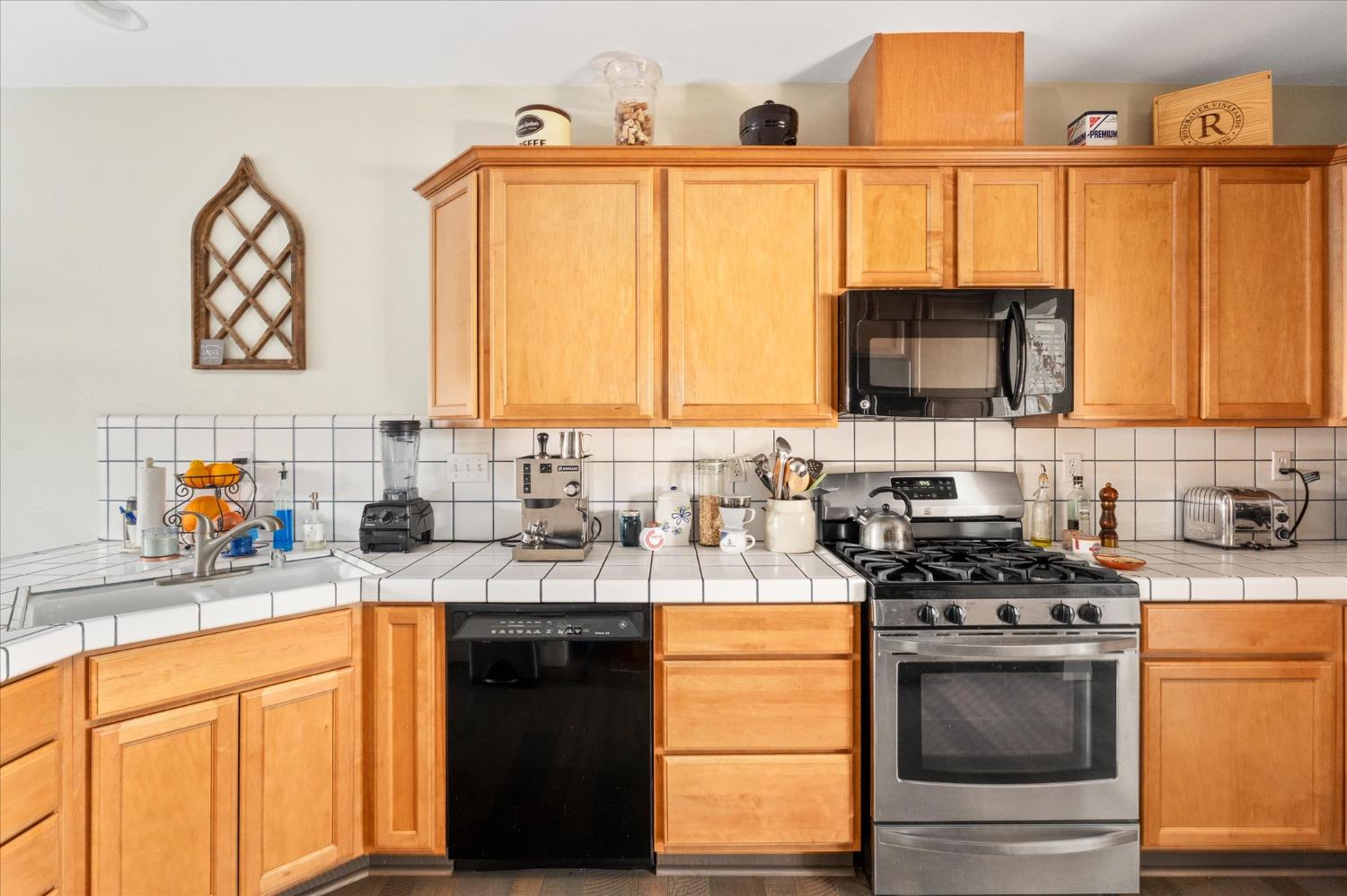 256 Field Stone Drive Murphys, CA 95247 - Photo 10 of 43