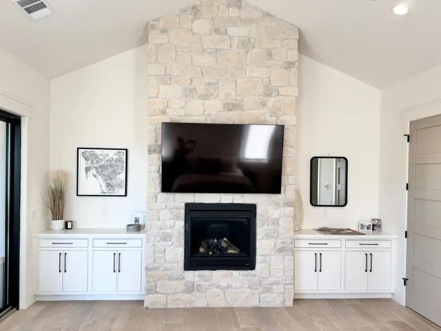 a view of entryway and hall