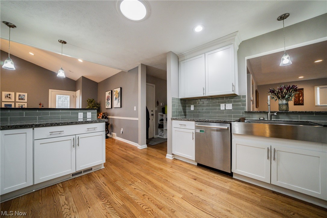 2130 Marshfield Road Cleveland, OH 44124 - Photo 10 of 35