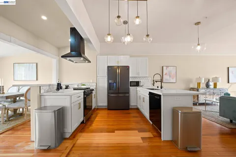 $999,999 | 340 Munich Street, San Francisco, CA 94112
