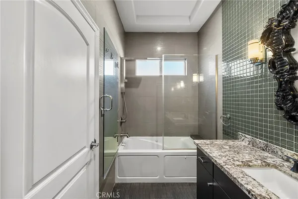 $5,250 | 6223 Simpson Avenue, North Hollywood, CA 91606