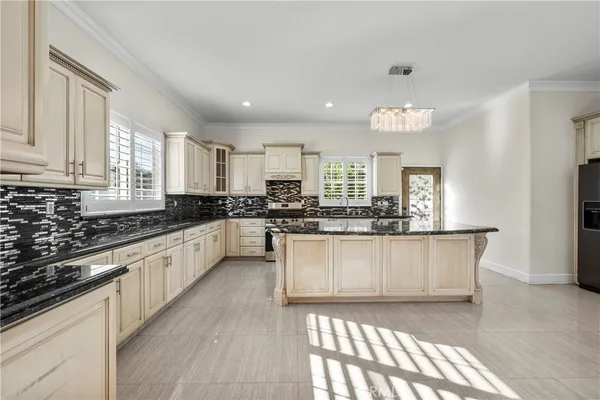 $5,250 | 6223 Simpson Avenue, North Hollywood, CA 91606
