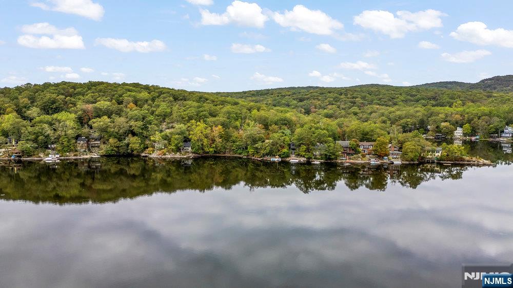 68 High Point Road Bloomingdale, NJ 07403 - Photo 3 of 46