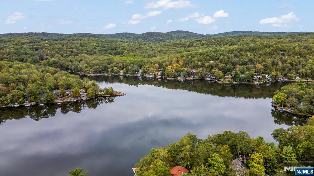 68 High Point Road Bloomingdale, NJ 07403 - Photo 6 of 46