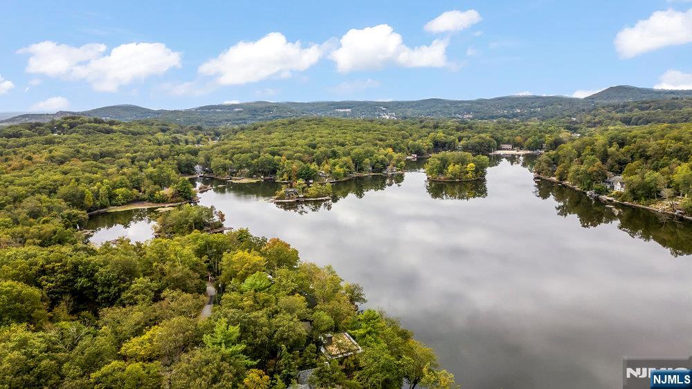 68 High Point Road Bloomingdale, NJ 07403 - Photo 7 of 46