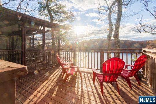 68 High Point Road Bloomingdale, NJ 07403 - Photo 10 of 46