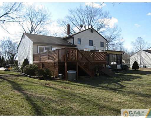 38 Winton Road East Brunswick, NJ 08816 - Photo 3 of 25 Gallery Image 3