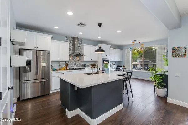 $1,295,000 | 21711 North 39th Place, Phoenix, AZ 85050