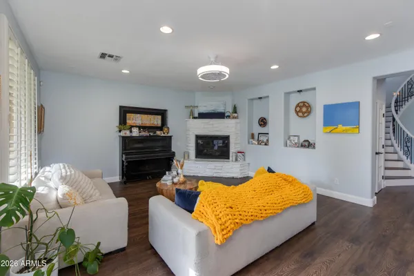 $1,295,000 | 21711 North 39th Place, Phoenix, AZ 85050