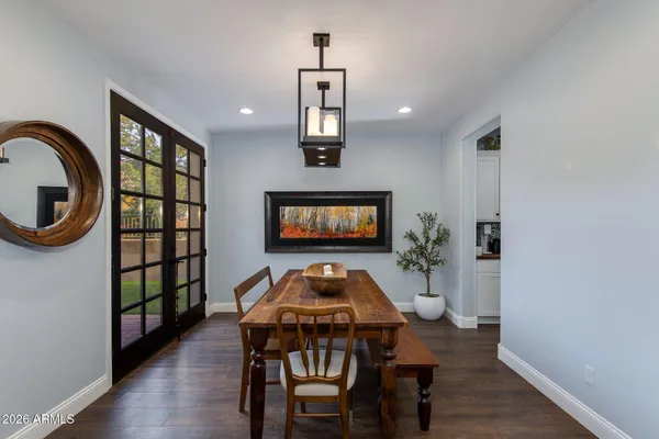 $1,295,000 | 21711 North 39th Place, Phoenix, AZ 85050