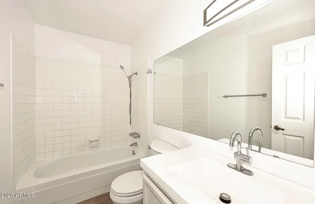 $2,000 | 17236 North 1st Place, Phoenix, AZ 85022