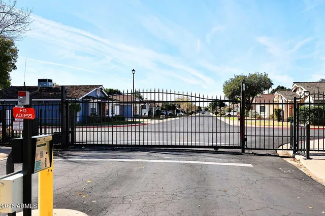 $2,000 | 17236 North 1st Place, Phoenix, AZ 85022