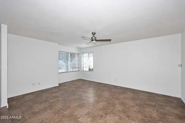 $2,000 | 17236 North 1st Place, Phoenix, AZ 85022