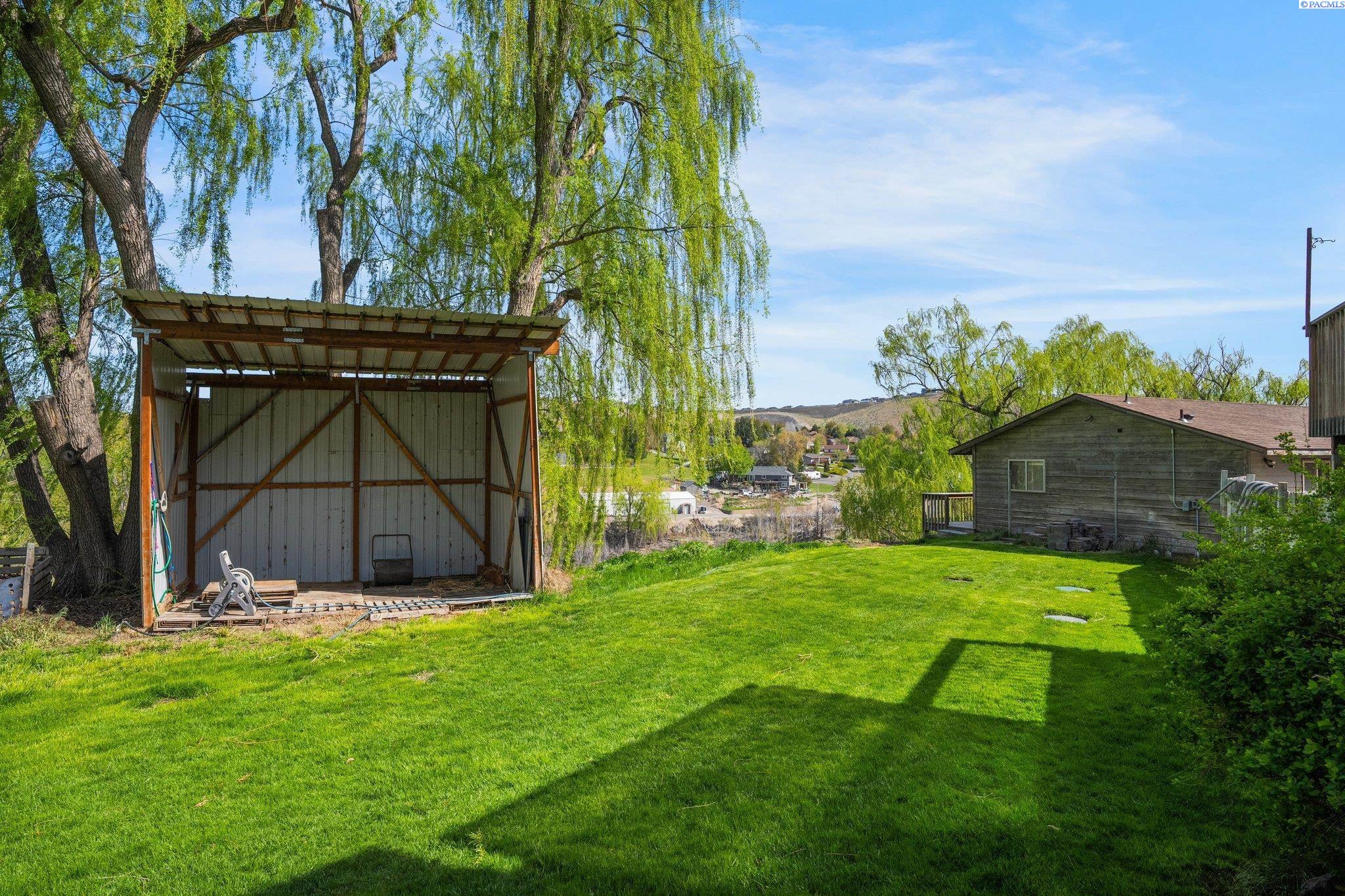 101306 East Vaca Road Kennewick, WA 99338 - Photo 7 of 45 Gallery Image 7