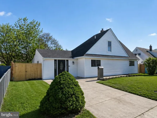 $444,999 | 50 Autumn Lane, Levittown, PA 19055