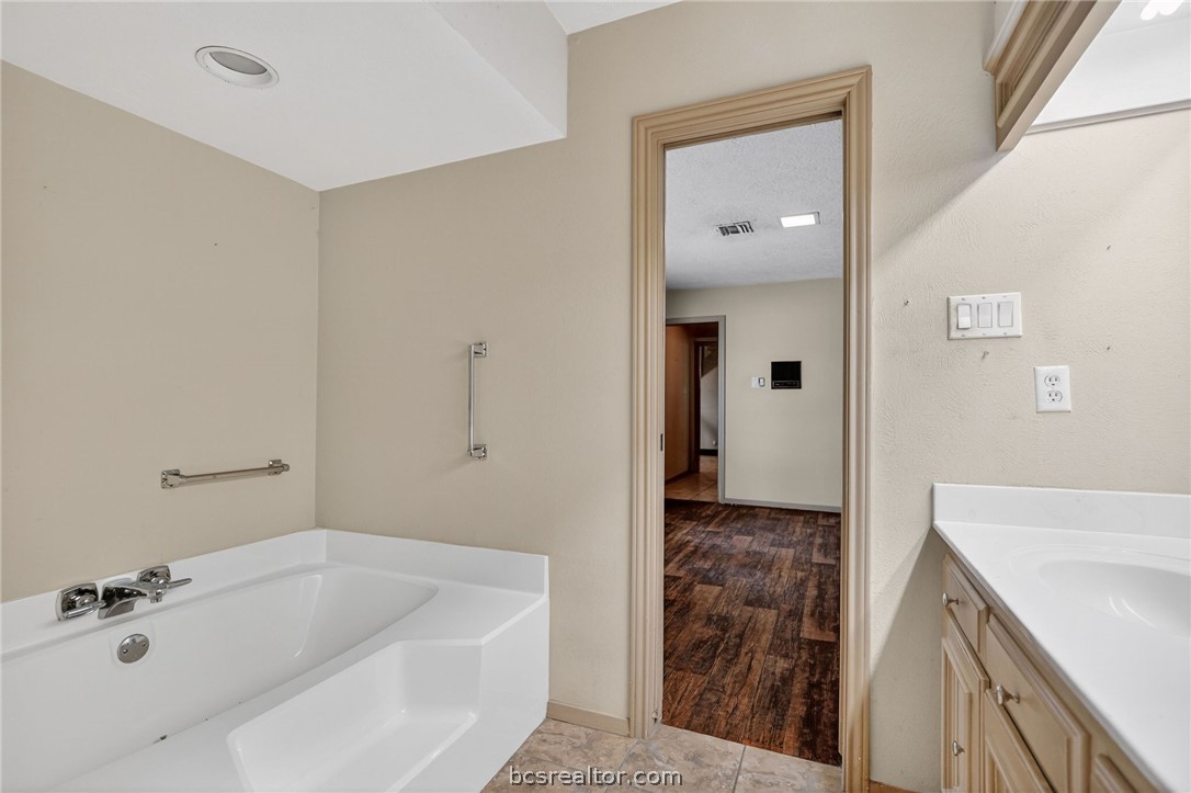 2911 Partridge Circle Bryan, TX 77802 - Photo 21 of 50