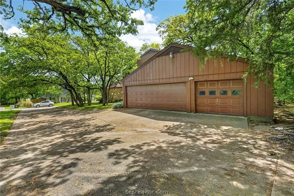 $469,000 | 2911 Partridge Circle, Bryan, TX 77802