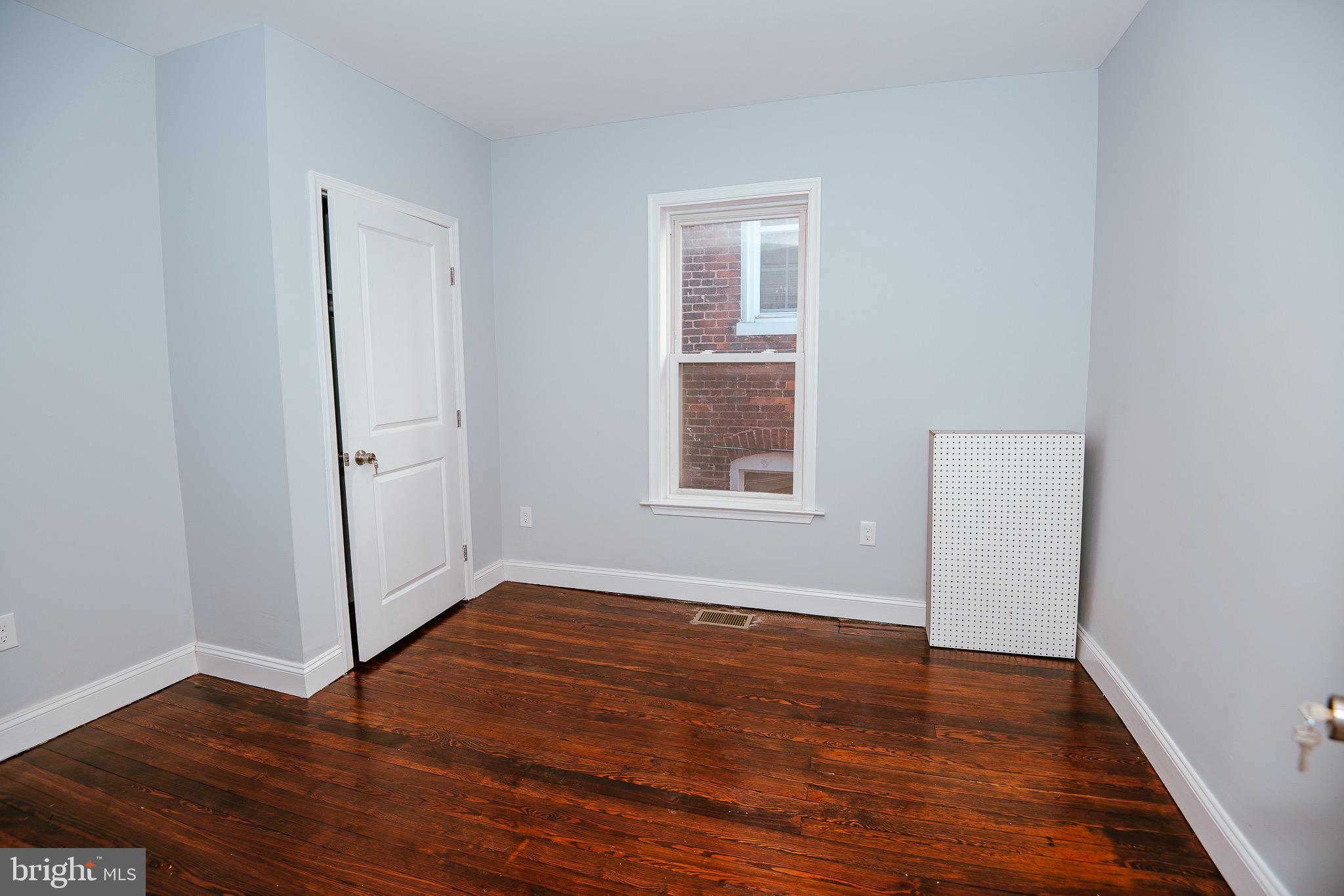 54 East Avenue Hagerstown, MD 21740 - Photo 18 of 33 Room 2