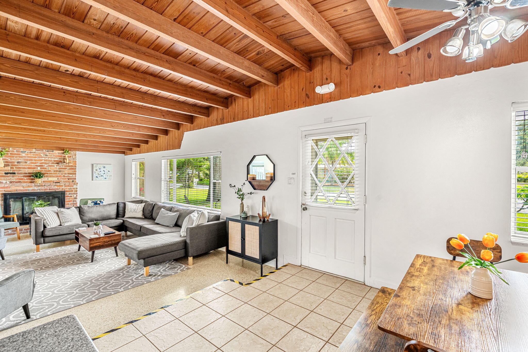 994 Samar Road Cocoa Beach, FL 32931 - Photo 8 of 34 a living room with furniture