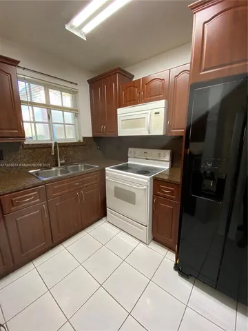 $2,500 | 6763 Northwest 182nd Street, Unit 105, Hialeah, FL 33015