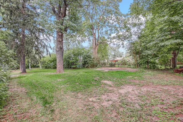 $216,000 | 2201 Thornton Lansing Road, Lansing, IL 60438