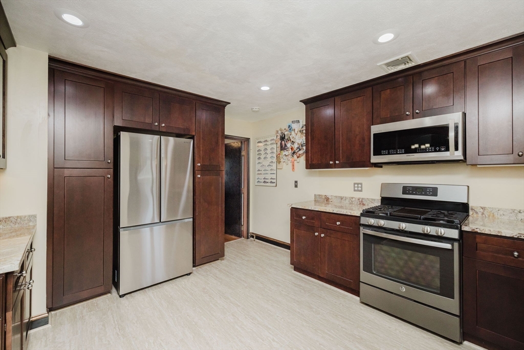 183 Eldridge Street Taunton, MA 02780 - Photo 3 of 40