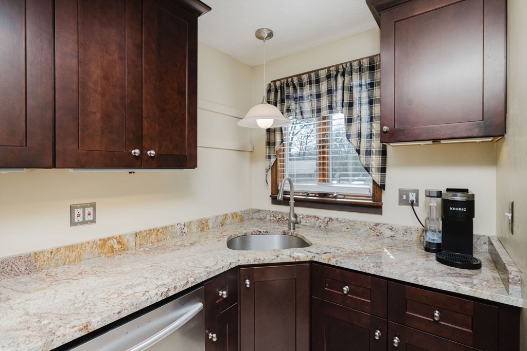 183 Eldridge Street Taunton, MA 02780 - Photo 4 of 40