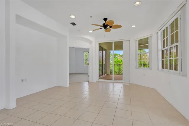 $515,000 | 4863 Hampshire Court, Unit 207, Naples, FL 34112