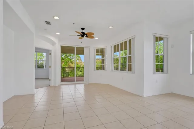 $515,000 | 4863 Hampshire Court, Unit 207, Naples, FL 34112